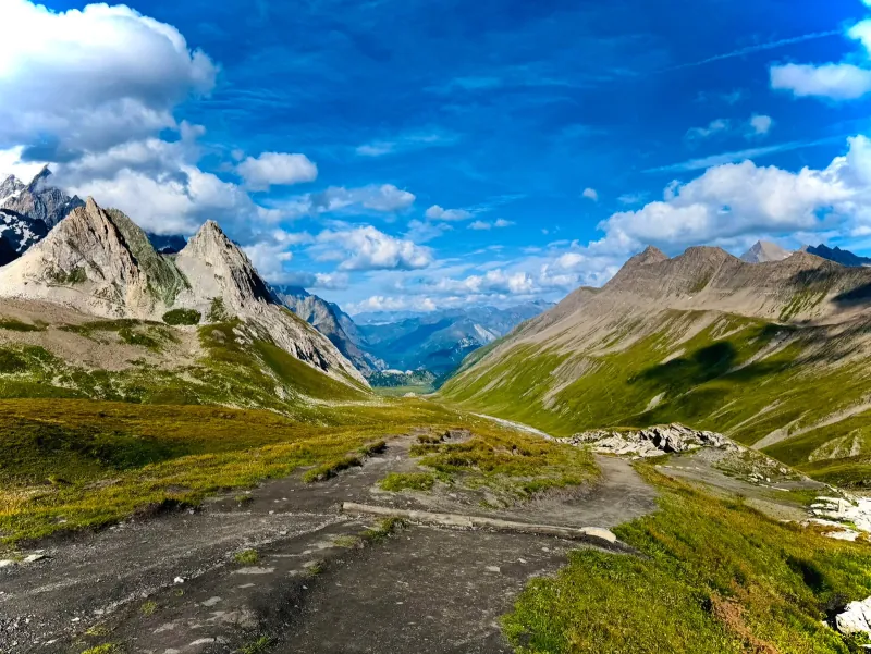 Glacier and rock faces above the valley floor